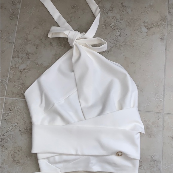 Cross HalterNeckTop wrapBelt and HighRise Shorts - Picture 9 of 12